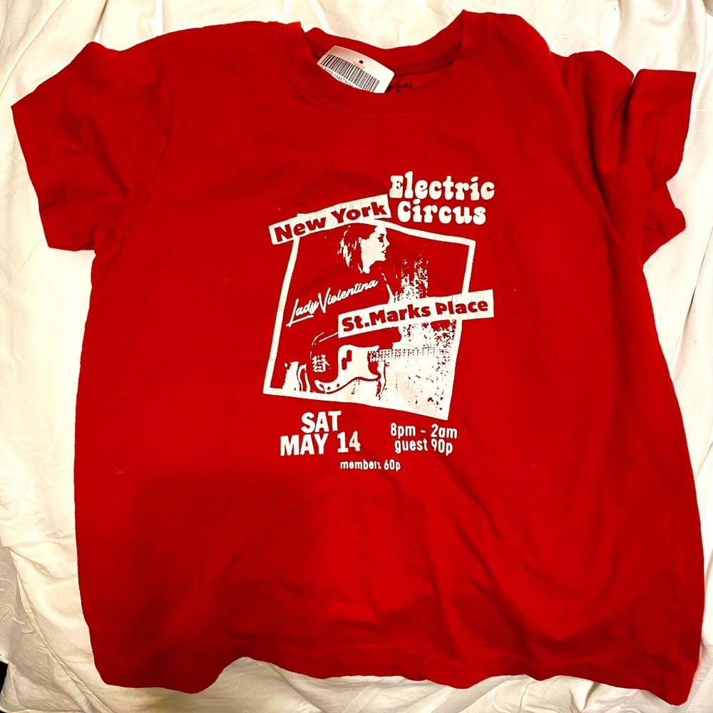 Brandy Melville graphic tee shirt